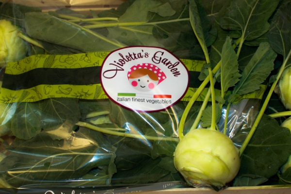 Bild von Kohlrabi in einer Kiste